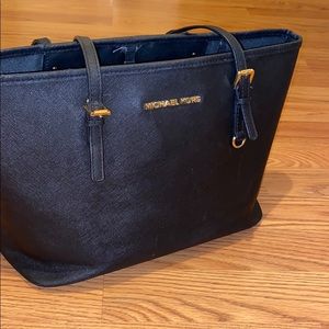 Michael Kors Jet set travel tote
